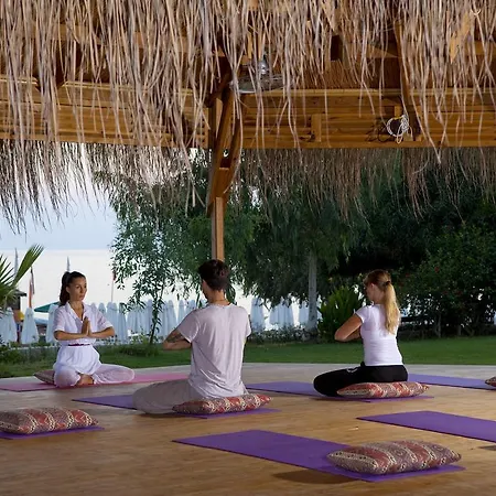 Отель Armas Bella Luna 4*