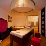 Armas Bella Luna Hotell