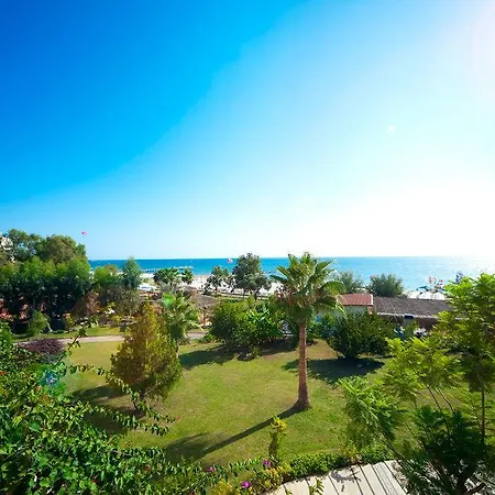 Armas Bella Luna Hotel Side