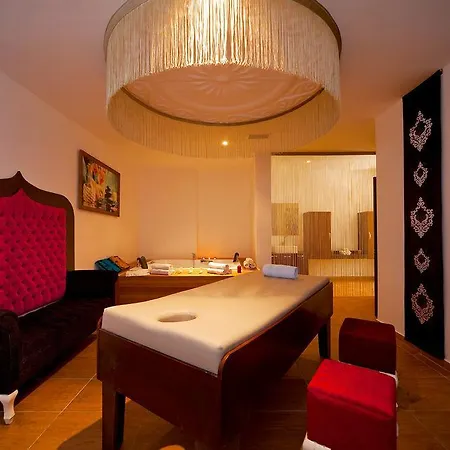 Armas Bella Luna Hotel