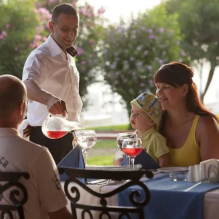 酒店 Armas Bella Luna 4*