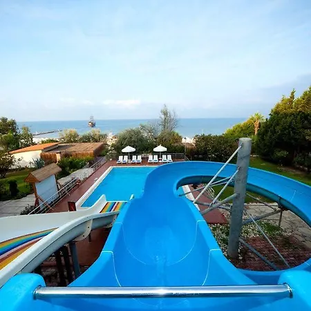 Hotel Armas Bella Luna Side