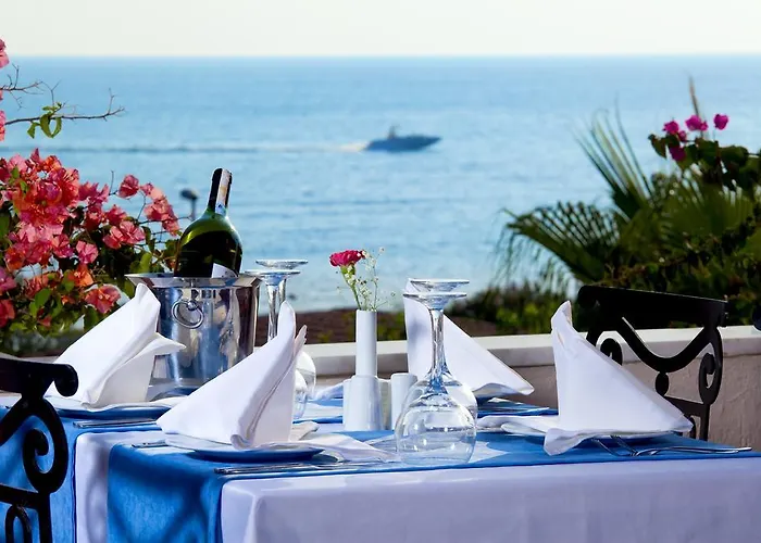 Hotel Armas Bella Luna 4*