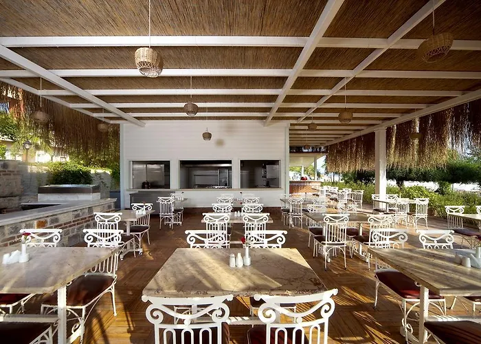 Armas Bella Luna 4* Side