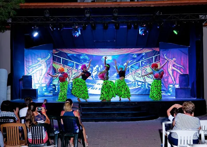 Armas Bella Luna 4* Side