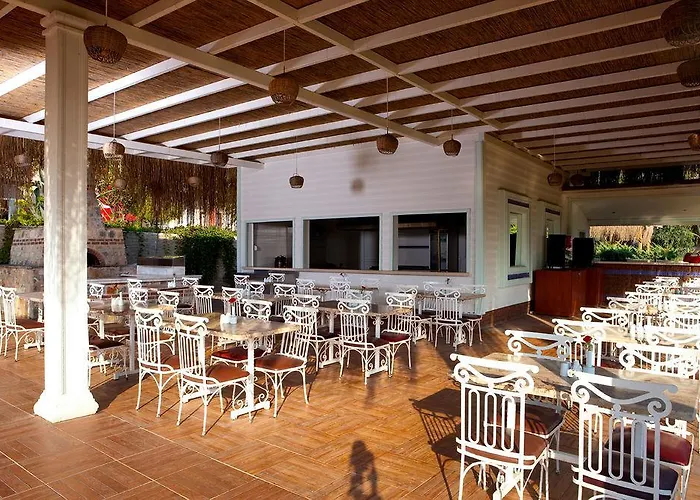 Armas Bella Luna Hotel