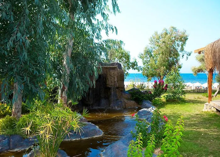 Armas Bella Luna Hotel Side