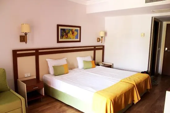 Armas Bella Luna 4* Side