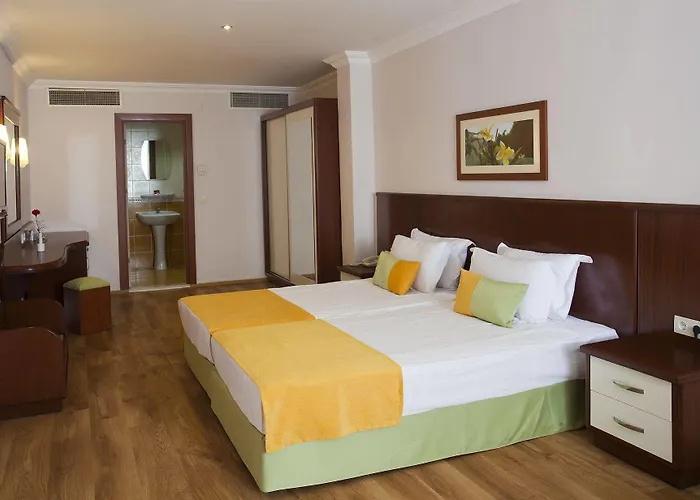 Armas Bella Luna Hotel Side