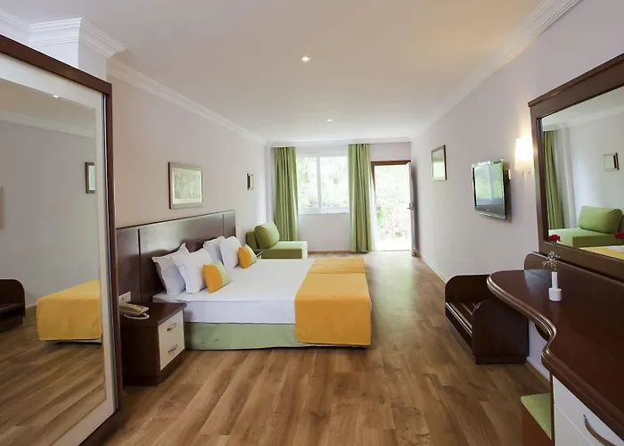 Hotel Armas Bella Luna 4*