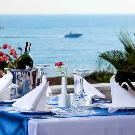 ホテル Armas Bella Luna 4*