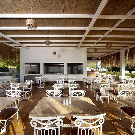 Armas Bella Luna 4* シダ