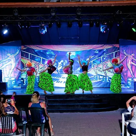 Armas Bella Luna 4* シダ